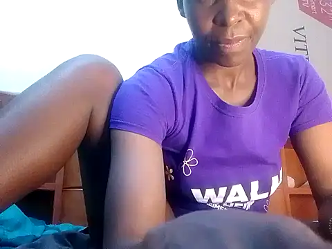 Snapshot of Claris2 chatting on 11/23/25, 06:19 Claris2 online show from 11/23/25, 06:19