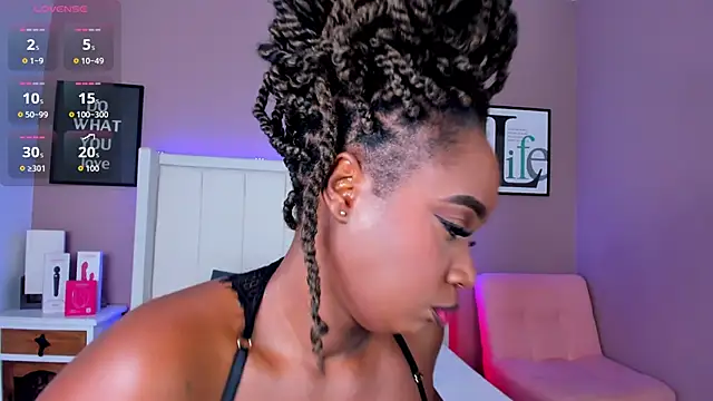 Britanymooree online show from 01/08/26, 07:38