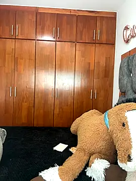 Veronica isaza   online show from 11/30/25, 06:45