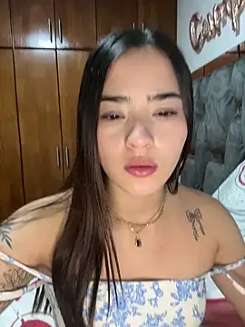 Snapshot of Veronica_isaza__ chatting on 02/07/26, 10:19 Veronica isaza online show from 02/07/26, 10:19