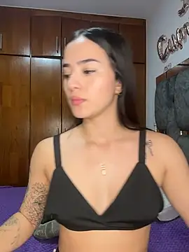 Veronica isaza   online show from 03/21/26, 08:52