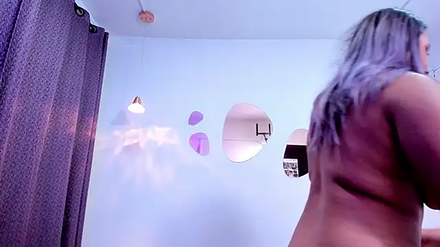 Snapshot of _Ameliie chatting on 12/04/24, 10:08 Ameliie online show from 12/04/24, 10:08