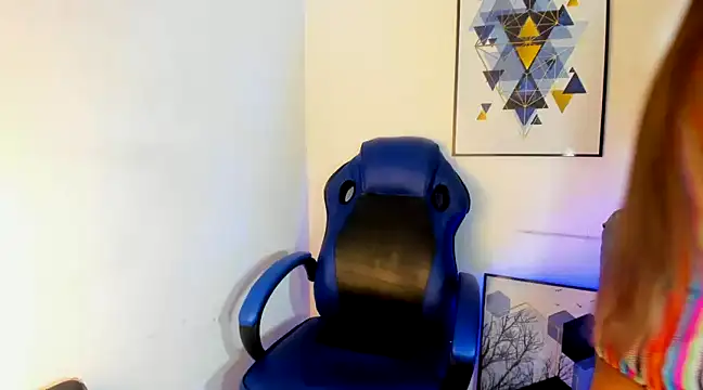 mia foxts online show from 02/22/25, 12:16