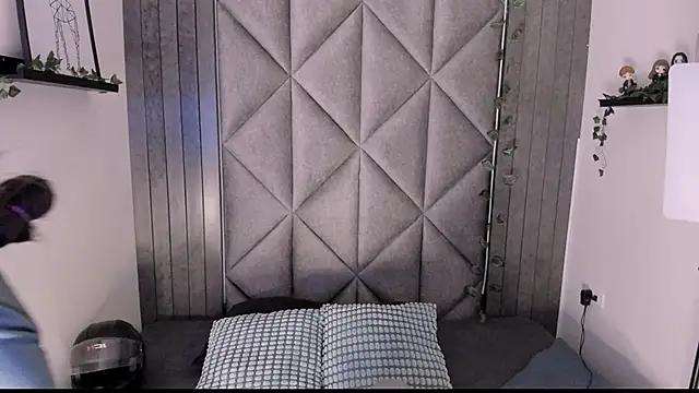 AbbyWathson online show from 11/18/25, 07:29