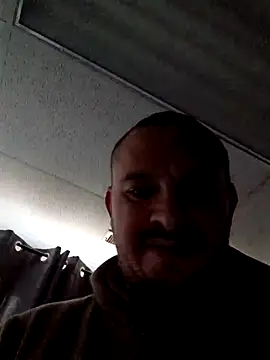 whyteguy410 online show from 12/22/24, 02:16