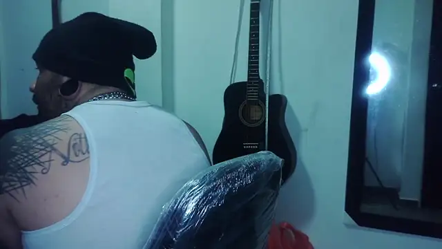 darkclothes online show from 02/11/25, 11:12