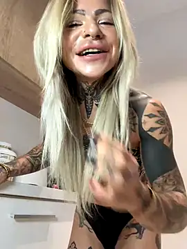 Divina X  online show from 12/18/25, 05:02