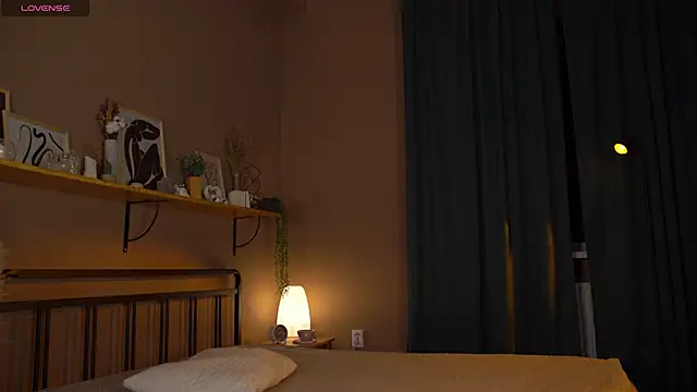 Snapshot of FairyFlutter chatting on 01/16/25, 06:27 FairyFlutter online show from 01/16/25, 06:27