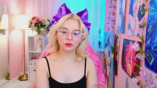 Snapshot of Coconut_Mia chatting on 02/20/25, 11:21 Coconut Mia online show from 02/20/25, 11:21