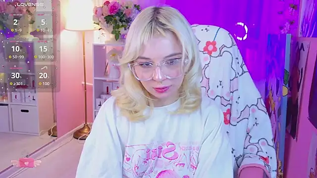 Snapshot of Coconut_Mia chatting on 03/04/25, 09:11 Coconut Mia online show from 03/04/25, 09:11