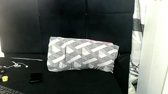 Snapshot of SweetHotBabby18 chatting on 09/20/25, 06:14 SweetHotBabby18 online show from 09/20/25, 06:14