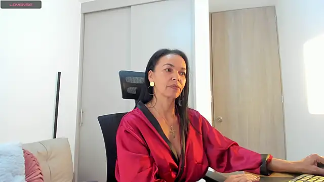 Evawalker  online show from 09/12/25, 08:20