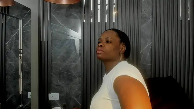 SaraiEvans online show from 02/16/25, 03:26