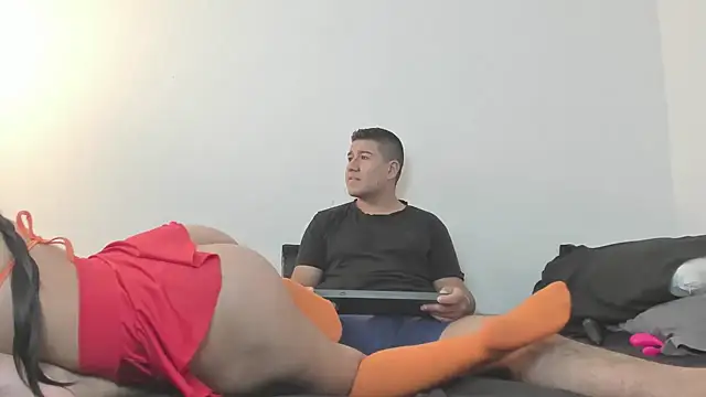 Snapshot of evanandsunny chatting on 02/28/25, 07:56 evanandsunny online show from 02/28/25, 07:56