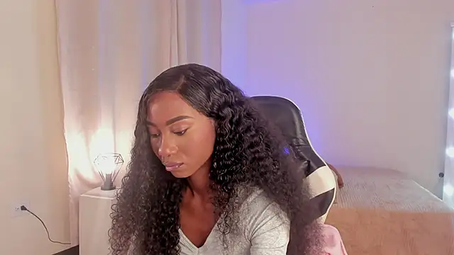 SavannahWildee online show from 01/12/25, 12:23