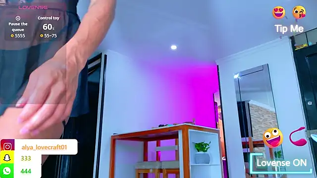 Snapshot of alya_lovecraft02 chatting on 11/10/25, 03:00 alya lovecraft02 online show from 11/10/25, 03:00