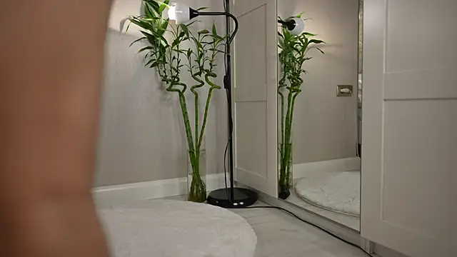 ValerieHill online show from 01/13/25, 08:37