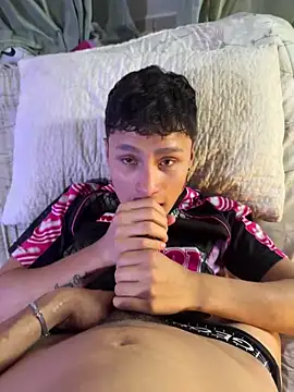 Snapshot of pipeynick chatting on 12/12/24, 10:09 pipeynick online show from 12/12/24, 10:09