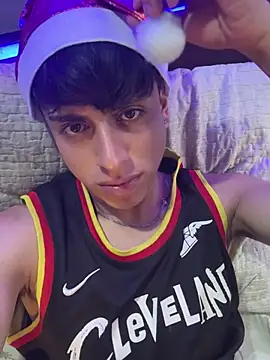 Snapshot of pipeynick chatting on 12/27/24, 08:39 pipeynick online show from 12/27/24, 08:39