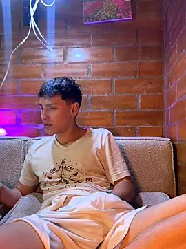 Snapshot of pipeynick chatting on 10/18/25, 02:36 pipeynick online show from 10/18/25, 02:36