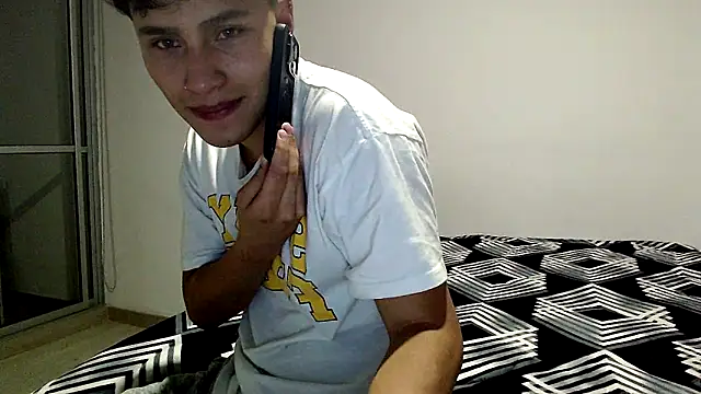 Snapshot of pipeynick chatting on 02/25/26, 02:21 pipeynick online show from 02/25/26, 02:21