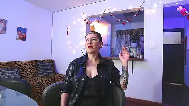 Maria fernandaxxx  online show from 02/14/25, 10:04