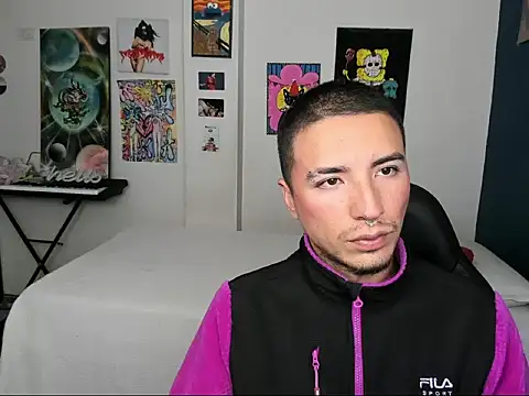 Snapshot of sweet_boys_xx chatting on 09/18/25, 12:07 sweet boys xx online show from 09/18/25, 12:07