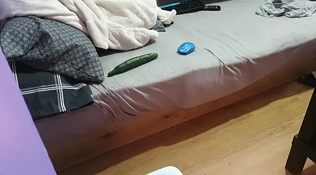 eblata04 online show from 03/04/25, 03:44