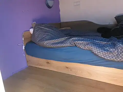 eblata04 online show from 03/20/25, 12:22