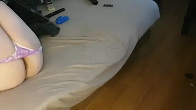 eblata04 online show from 10/25/25, 12:29