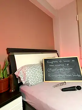 SOFIASWEETSECRETT online show from 11/07/25, 09:42