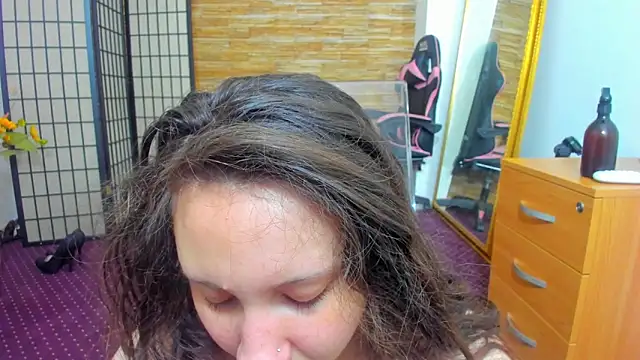 Snapshot of AishaRouhi chatting on 02/27/26, 05:18 AishaRouhi online show from 02/27/26, 05:18