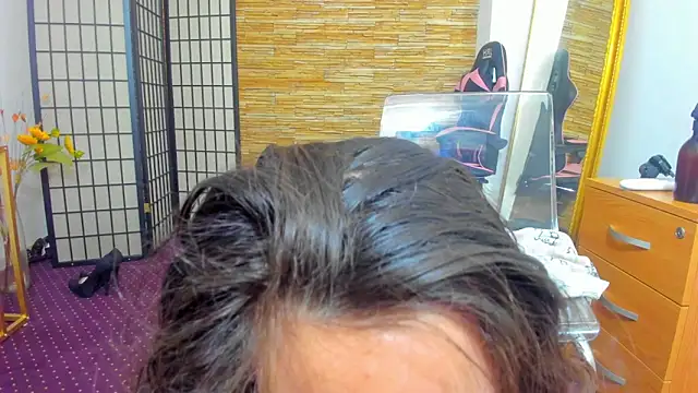 Snapshot of AishaRouhi chatting on 02/28/26, 04:57 AishaRouhi online show from 02/28/26, 04:57