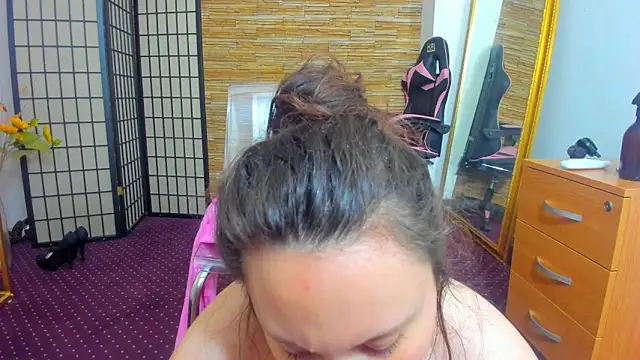 Snapshot of AishaRouhi chatting on 03/03/26, 05:02 AishaRouhi online show from 03/03/26, 05:02