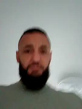 Snapshot of Reeeks69 chatting on 09/17/25, 05:25 Reeeks69 online show from 09/17/25, 05:25