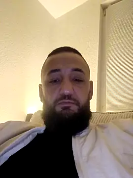 Snapshot of Reeeks69 chatting on 11/14/25, 06:23 Reeeks69 online show from 11/14/25, 06:23