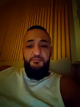 Snapshot of Reeeks69 chatting on 12/22/25, 07:05 Reeeks69 online show from 12/22/25, 07:05