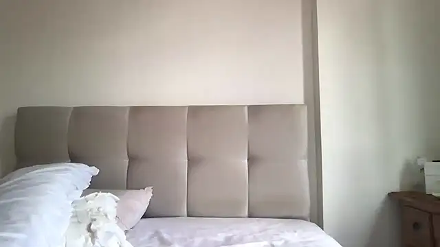 paolajonez online show from 02/08/25, 01:44