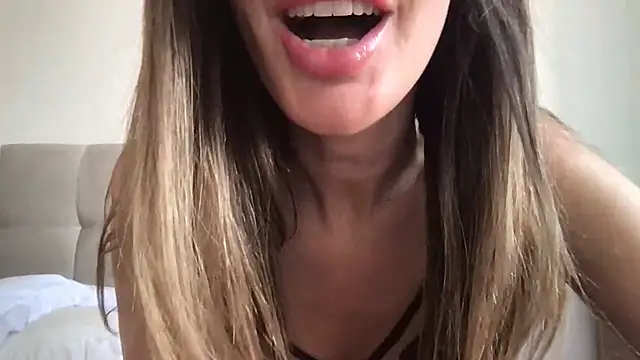 paolajonez online show from 02/08/25, 04:47