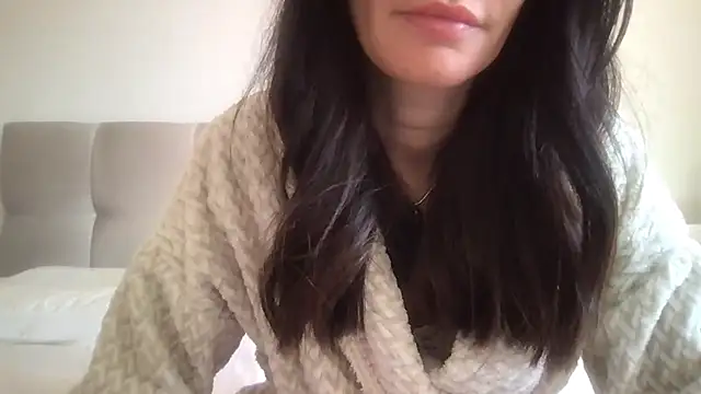 paolajonez online show from 04/12/26, 12:54