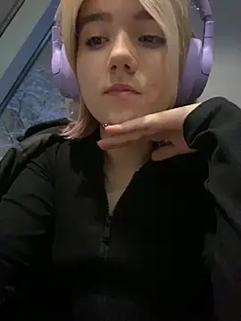 Baby  Naughty online show from 12/15/24, 04:15