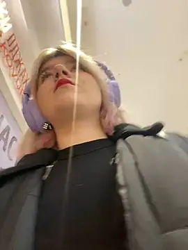 Baby  Naughty online show from 12/16/24, 11:12