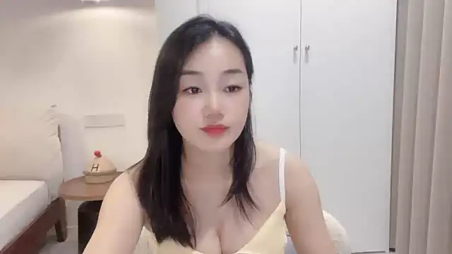 Snapshot of cloud8822 chatting on 06/18/26, 01:48 cloud8822 online show from 06/18/26, 01:48