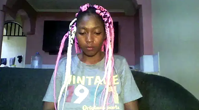 Snapshot of Sexxy_bre chatting on 12/25/24, 06:31 Sexxy bre online show from 12/25/24, 06:31