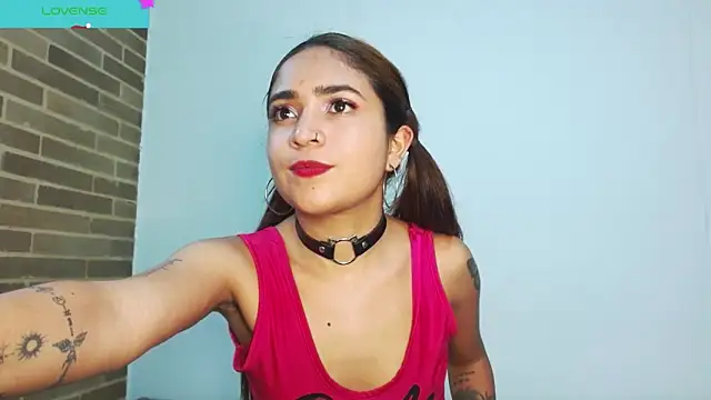 Snapshot of helenacyruss chatting on 12/19/24, 10:10 helenacyruss online show from 12/19/24, 10:10