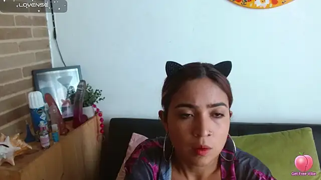 Snapshot of helenacyruss chatting on 03/20/25, 03:04 helenacyruss online show from 03/20/25, 03:04