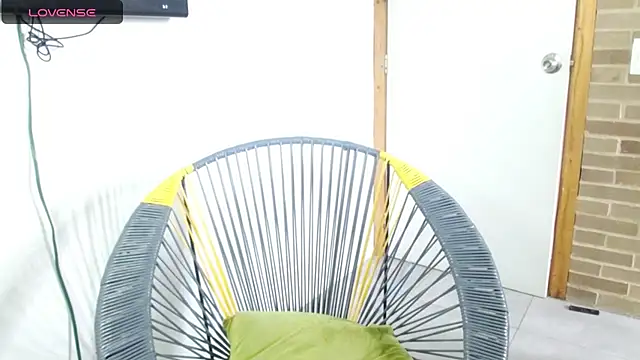 Snapshot of helenacyruss chatting on 11/17/25, 05:52 helenacyruss online show from 11/17/25, 05:52