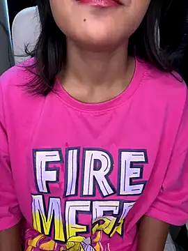 LeisyXO online show from 12/05/24, 01:47