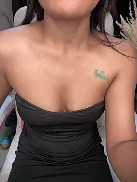 LeisyXO online show from 01/03/25, 01:05