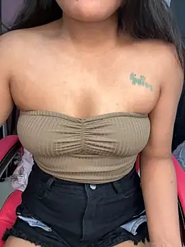 LeisyXO online show from 11/03/25, 05:36